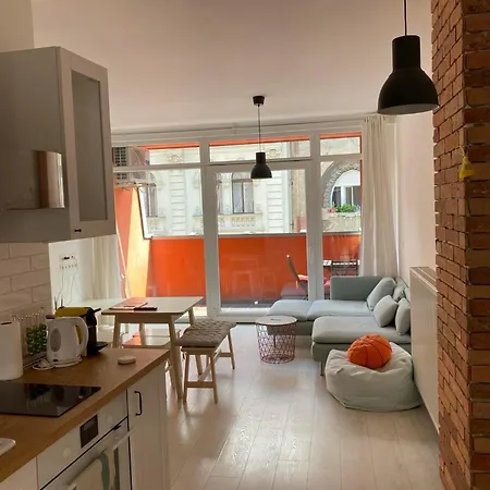 Trendy In The Heart Of The With Balcony Apartament Budapesta