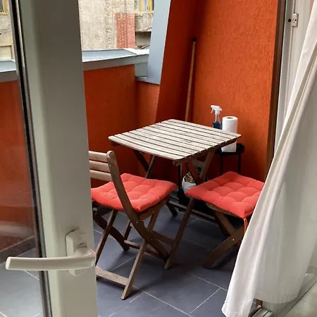 Trendy In The Heart Of The With Balcony Apartament